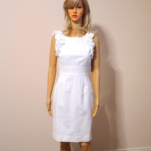 Size 4 Off-white sleeveless dress - Picture 2 of 10